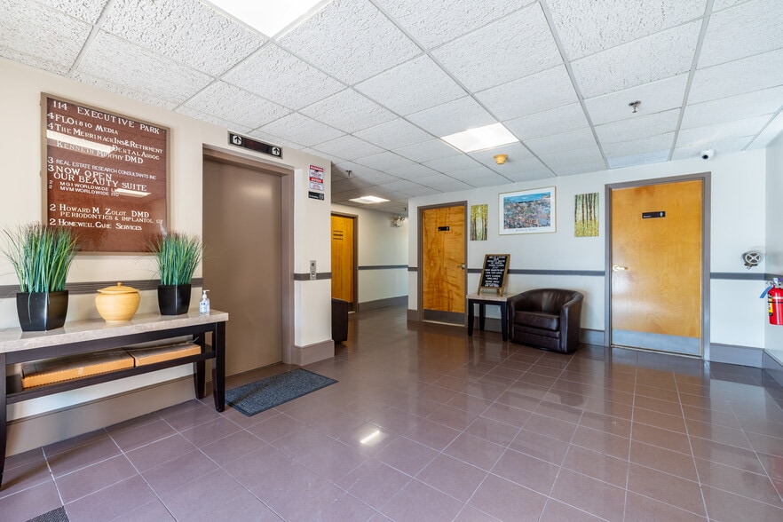 More Photos Of 1538 Turnpike St, North Andover Medical For Sale