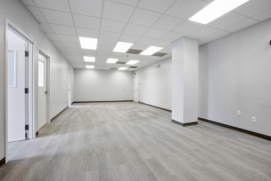 More Photos Of 100 E New York Ave, Deland Office For Lease