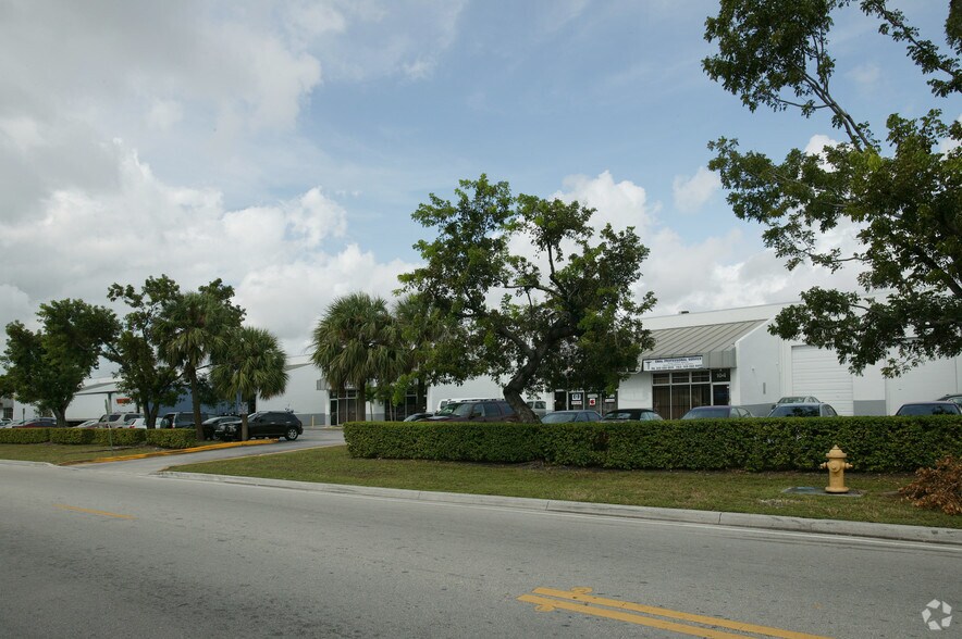 More Photos Of 3100 NW 72nd Ave, Miami Warehouse For Lease