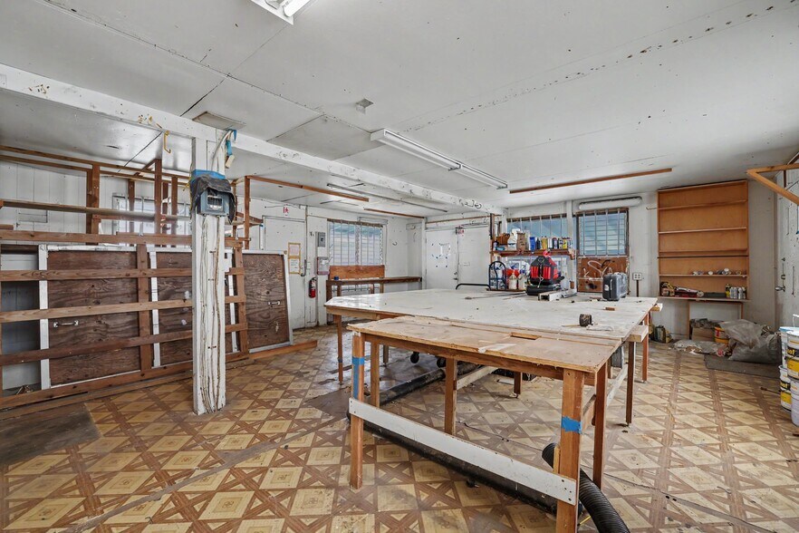More Photos Of 748 Gulick Ave, Honolulu Office For Sale