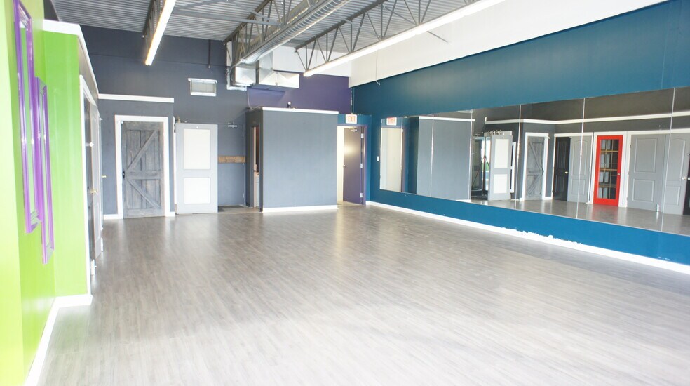 More Photos Of 65 Chippewa Rd, Sherwood Park Office For Sale