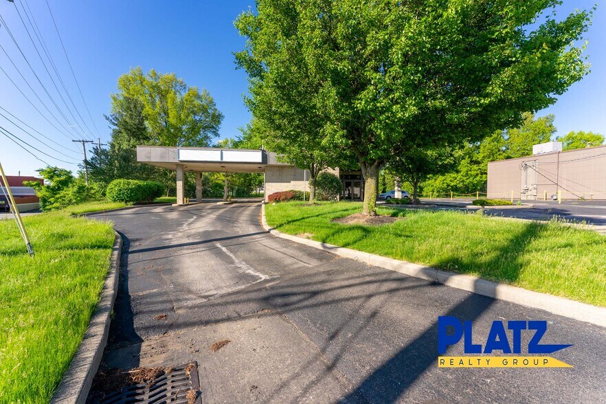 More Photos Of 5845 Youngstown Warren Rd, Niles Bank For Lease