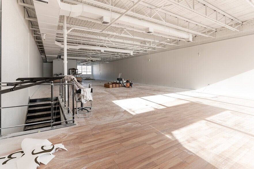 More Photos Of 10552-10554 82nd Ave NW, Edmonton Storefront For Lease