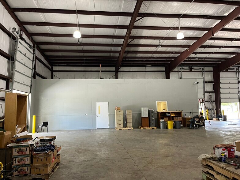 More Photos Of 2400 W Herman St, Pensacola Warehouse For Sale