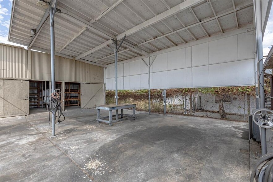 More Photos Of 603 N Loring Ave, Laredo General Retail For Lease