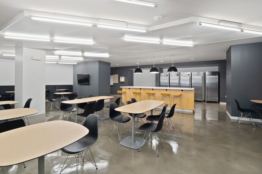More Photos Of 210 W 10th St, Kansas City Office For Lease