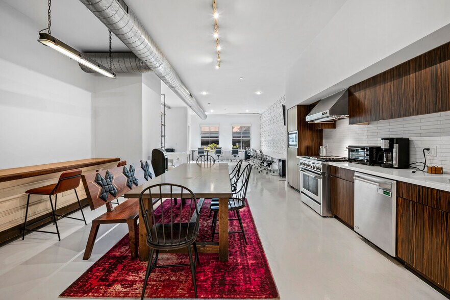 More Photos Of 212 Marine St, Santa Monica Loft Creative Space For Sale