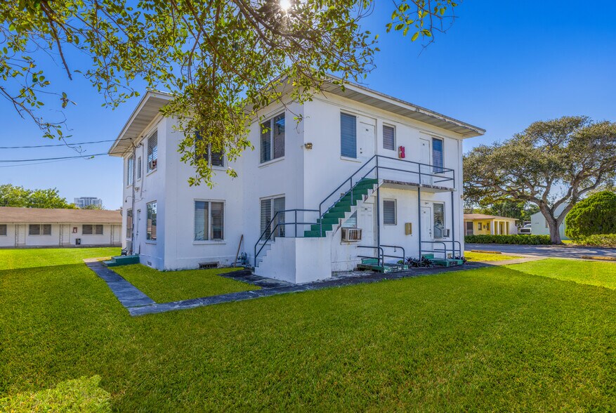 More Photos Of 1215 N 17th Ct, Hollywood Apartments For Sale