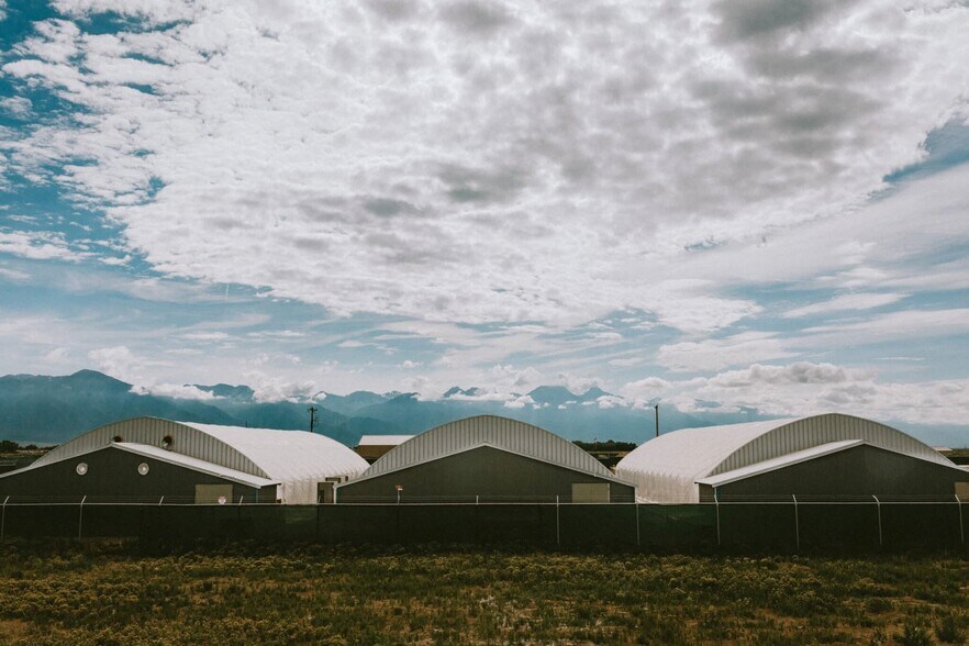 Primary Photo Of 713 Mayor Patricia Reigal Blvd, Moffat Industrial For Sale