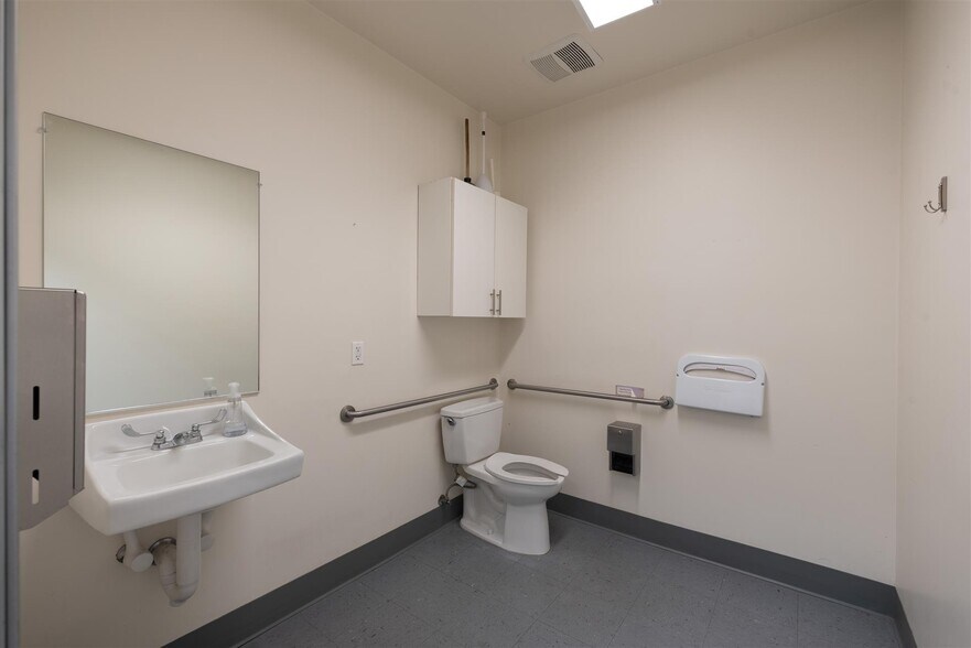 More Photos Of 1518-1520 W Magnolia Blvd, Burbank Storefront Retail Office For Sale
