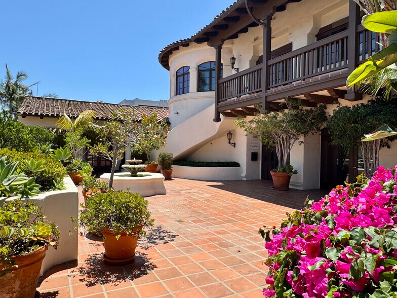 More Photos Of 1525 State St, Santa Barbara Serviced Offices For Sale