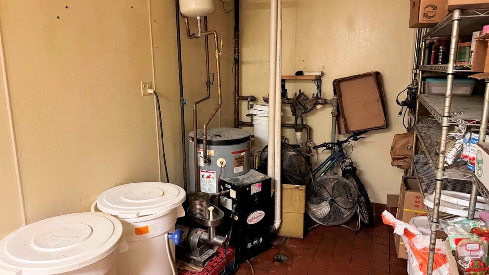 More Photos Of 630 S Frontage Rd, Wisconsin Dells Fast Food For Sale