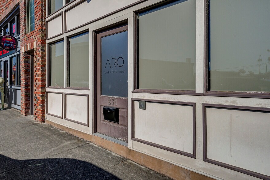 More Photos Of 227 Main St, Kingsport Storefront Retail Residential For Sale