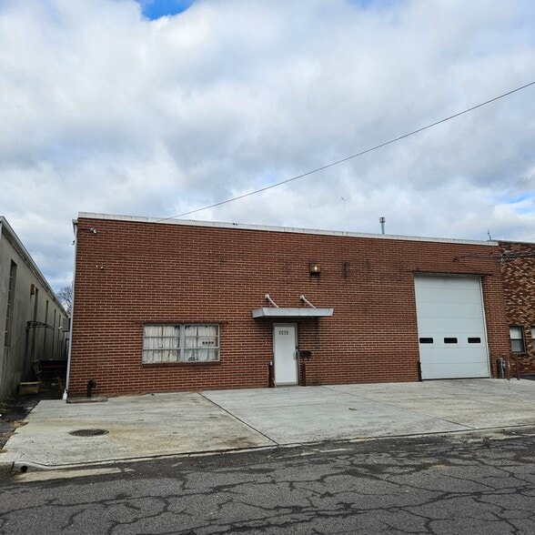 More Photos Of 1015 Pennsylvania Ave, Linden Manufacturing For Sale