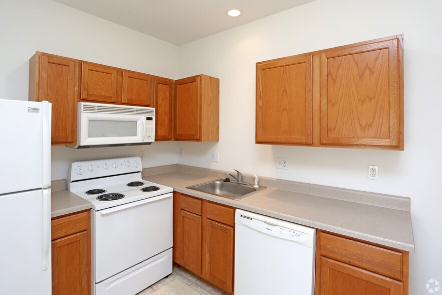 More Photos Of 1209 Mayfield Dr, Ames Apartments For Sale