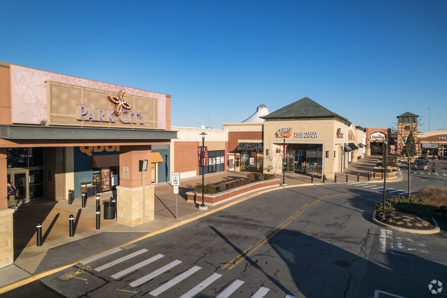 More Photos Of 142 Park City Ctr, Lancaster Unknown For Lease