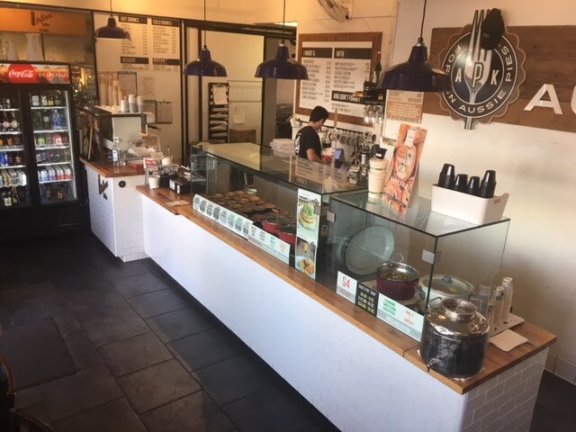 More Photos Of 2510 Main St, Santa Monica General Retail For Sale