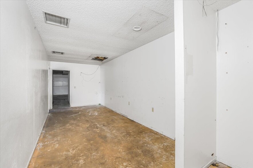 More Photos Of 820 Railroad Ave, Santa Paula Warehouse For Sale