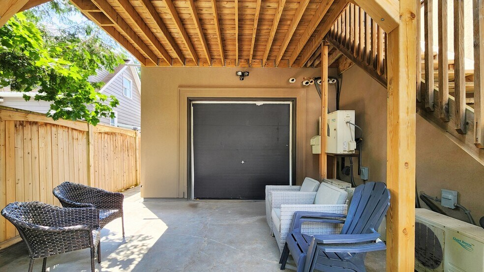 More Photos Of 42 Somerville St, Whitchurch-Stouffville Specialty For Sale