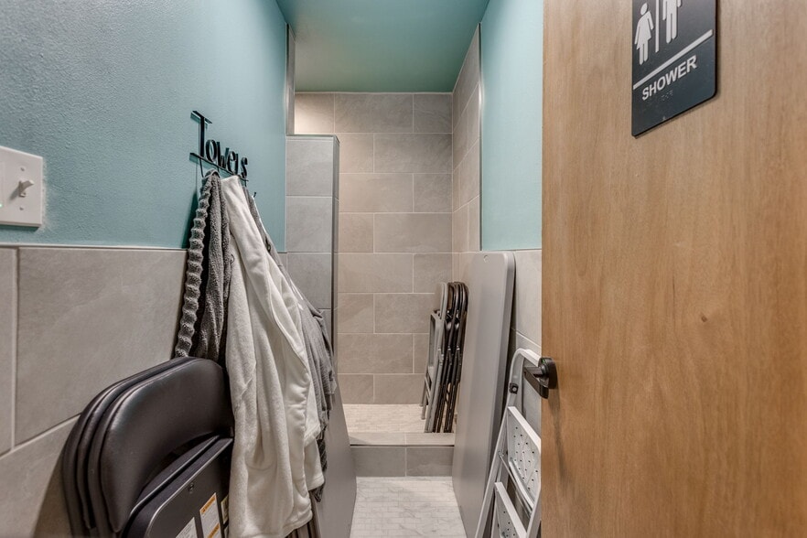 More Photos Of 20 E Dunloup Rd, Shawnee Medical For Sale