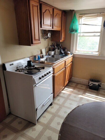 More Photos Of 409 Lake St, Maywood Freestanding For Sale