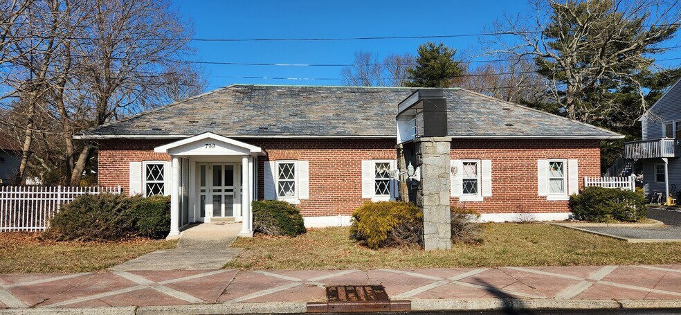 More Photos Of 799 Rt-25a, Rocky Point Medical For Sale