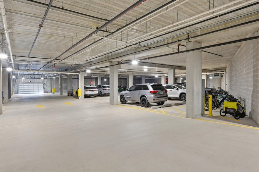 More Photos Of 1850 Glenview Rd, Glenview Apartments For Lease