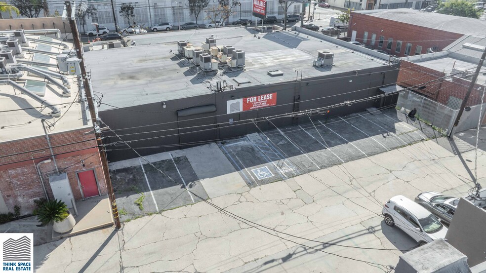 More Photos Of 913-915 N Highland Ave, Los Angeles Showroom For Sale