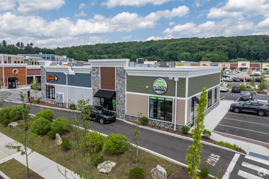 More Photos Of 300 Oxford Rd, Oxford Unknown For Lease