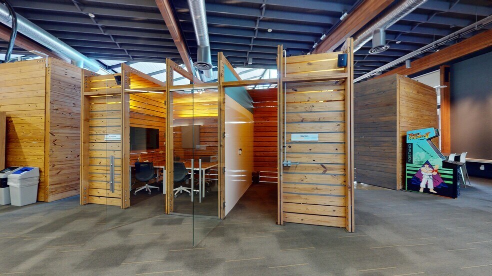 More Photos Of 2201 E 6th St, Austin Loft Creative Space For Lease