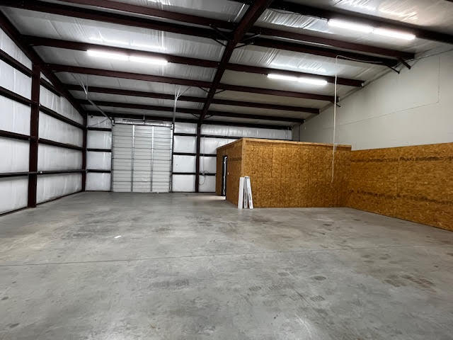 More Photos Of 4902 Roadrunner Rd, Fort Worth Light Distribution For Lease