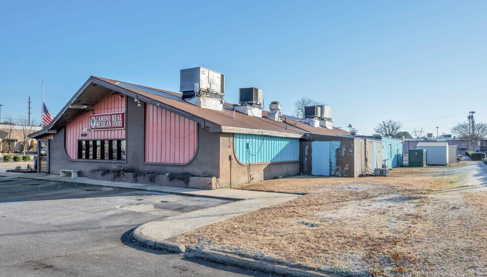 Primary Photo Of 2504 Highway 31 S, Decatur Restaurant For Sale