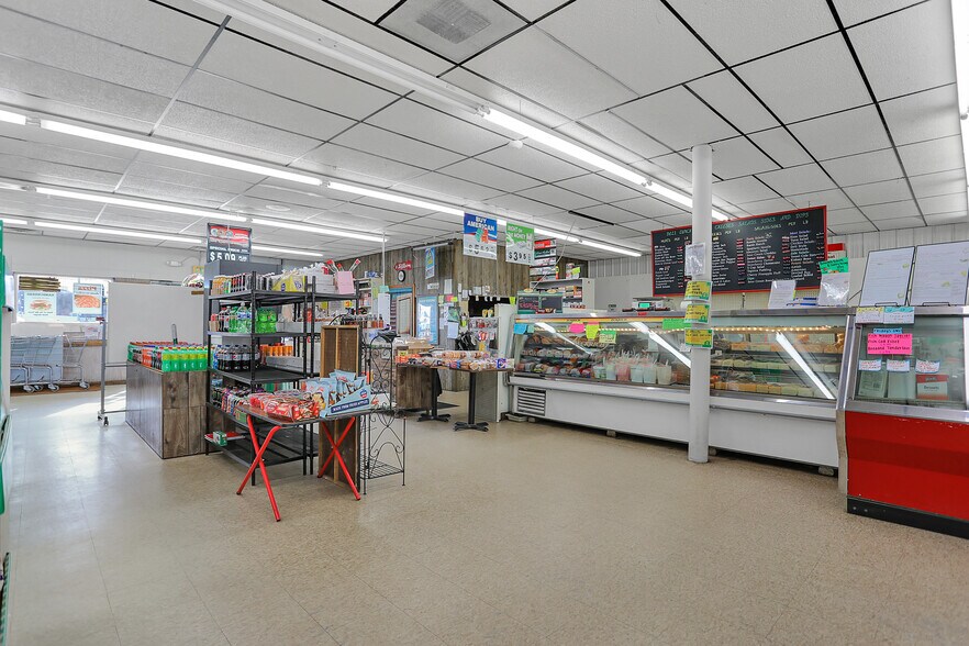 More Photos Of 9135 S Mill Rd, Knightstown Supermarket For Sale