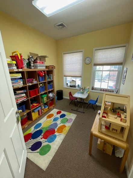 More Photos Of 8607-8609 2nd Ave, Silver Spring Medical For Sale