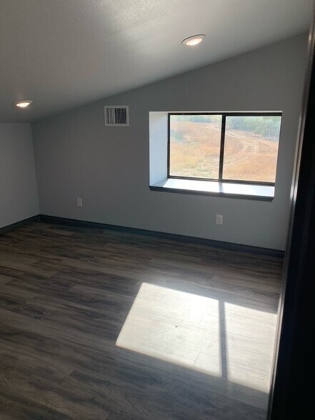 More Photos Of 6176 FM 725, New Braunfels Warehouse For Lease