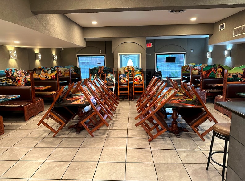 More Photos Of 7014 Chippewa St, Saint Louis Restaurant For Sale