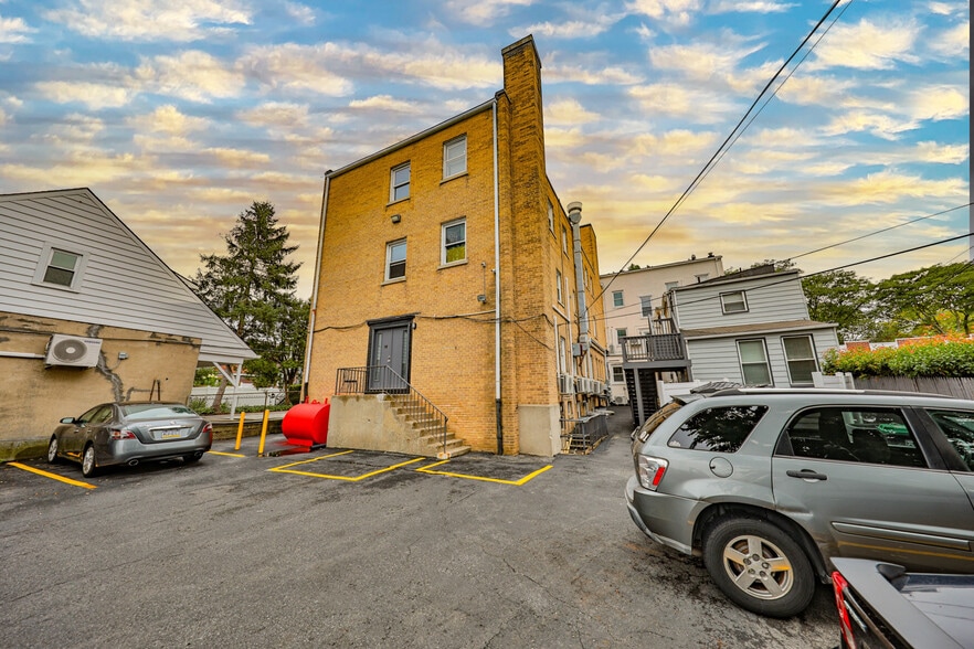 More Photos Of 123 N 2nd St, Easton Apartments For Sale