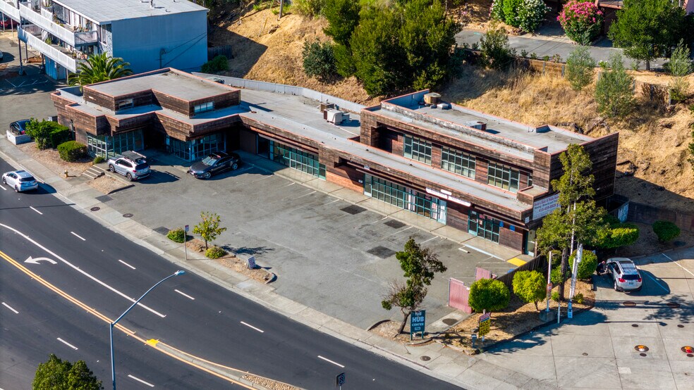 More Photos Of 754 Sir Francis Drake Blvd, San Anselmo General Retail For Sale