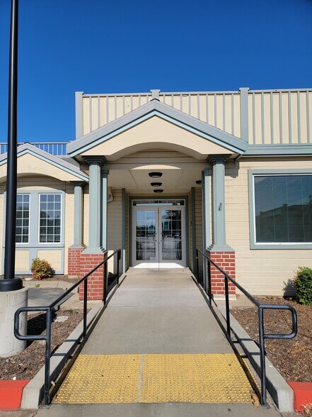More Photos Of 1221 Bridge St, Yuba City Medical For Lease