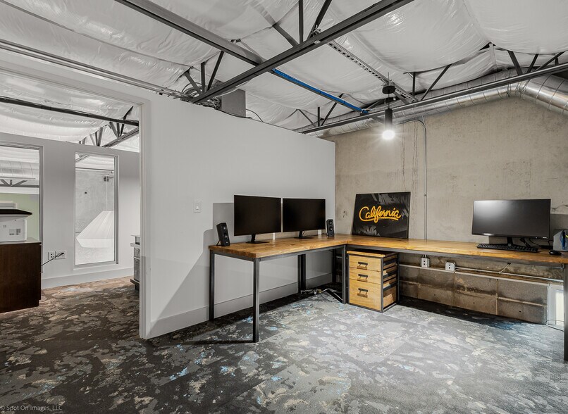 More Photos Of 1380 River Bend Dr, Dallas Office For Sale