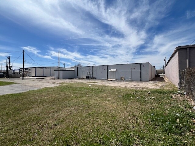 More Photos Of 802-806 N Gray St, Killeen Freestanding For Sale