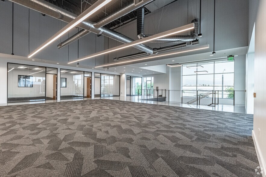More Photos Of 15010 Don Julian Rd, City of Industry Manufacturing For Lease