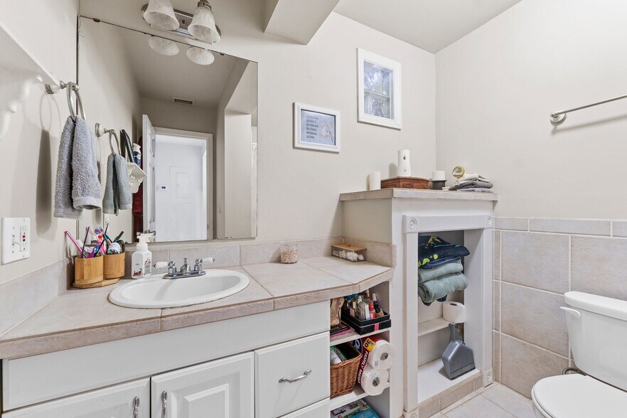 More Photos Of 925 Florida Ave, Palm Harbor Office Residential For Sale