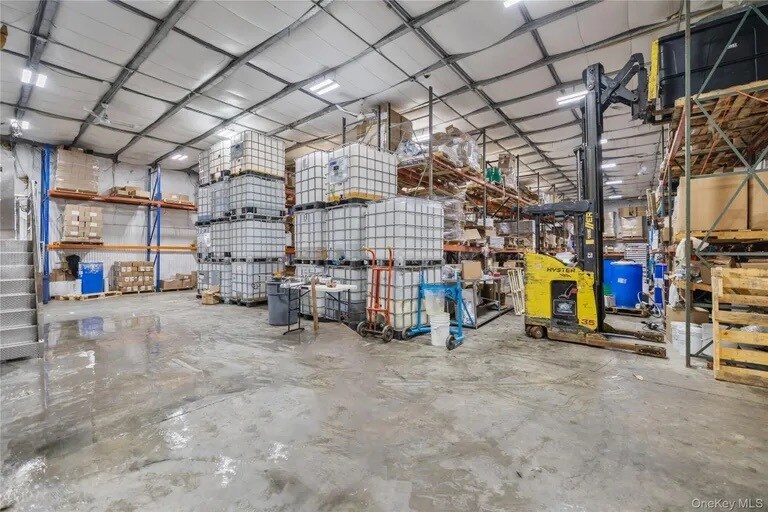 More Photos Of 380 NY-210, Stony Point Warehouse For Lease