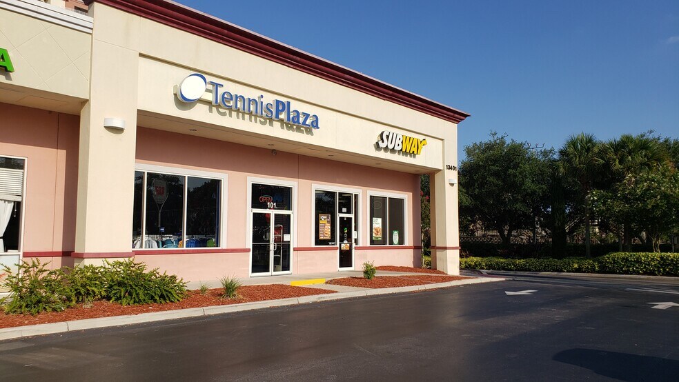 More Photos Of 13401 Blue Heron Beach Dr, Orlando Freestanding For Lease