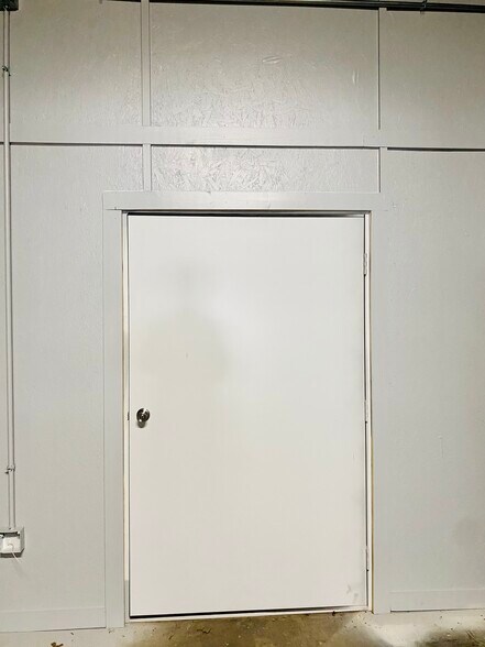 More Photos Of 114 W Ikard St, Henrietta Office For Sale