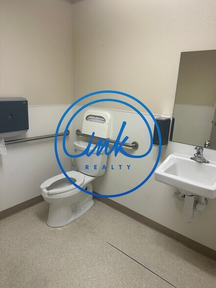 More Photos Of 1667 Lucerne St, Minden Office For Lease