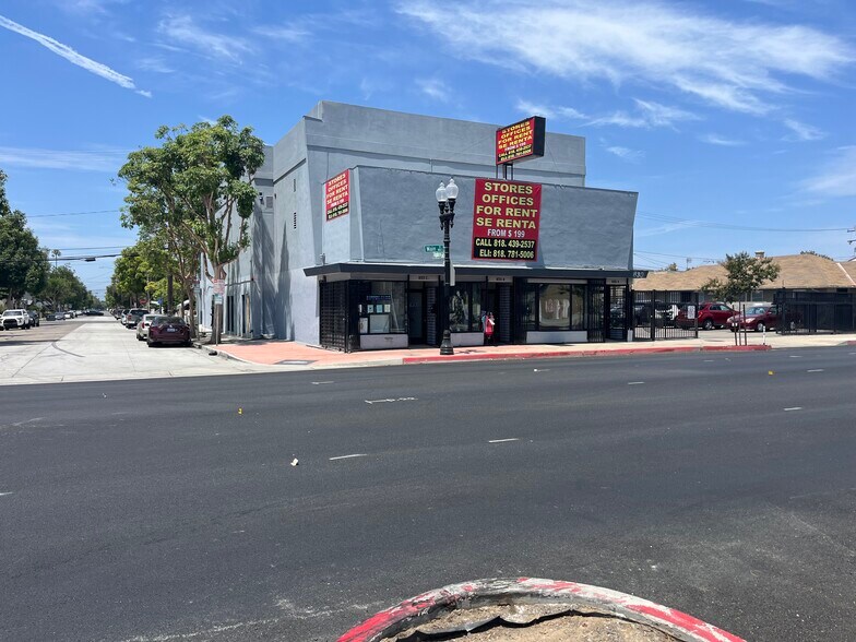 More Photos Of 830 S Main St, Santa Ana Freestanding For Lease