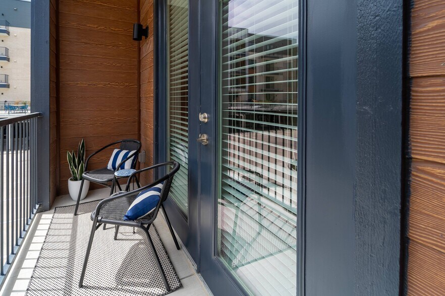 More Photos Of 2832 E Martin Luther King Jr Blvd, Austin Apartments For Lease