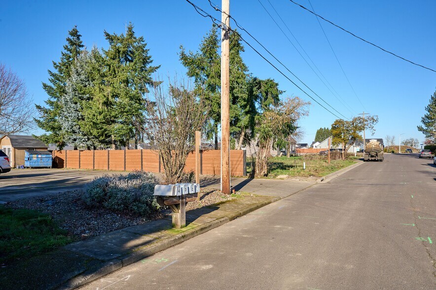 More Photos Of 880 N Pershing St, Mount Angel Apartments For Sale